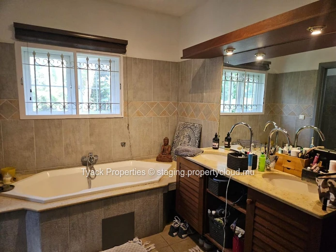 Villa for Sale in Grand Baie – 4 Bedrooms with Pool and Garden