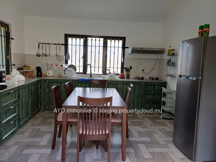Cosy 3 bedroom home in a small residential complex near Grand Bay centre