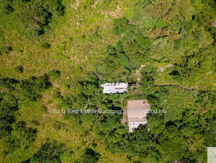 Idéal pour un projet immobilier ambitieux, ce terrain agricole situé sur les hauteurs, offre des vues panoramique. (Mandat exclusif)