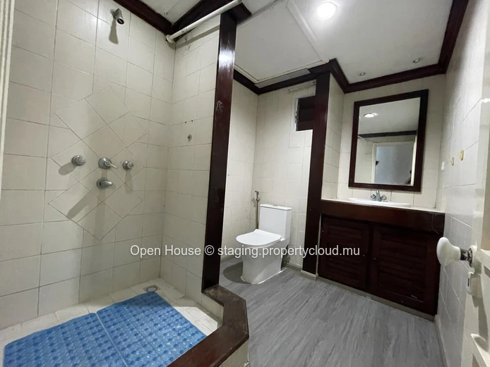 Appartement pieds dans l'eau à vendre à Grand Baie, 147m², 2 chambres