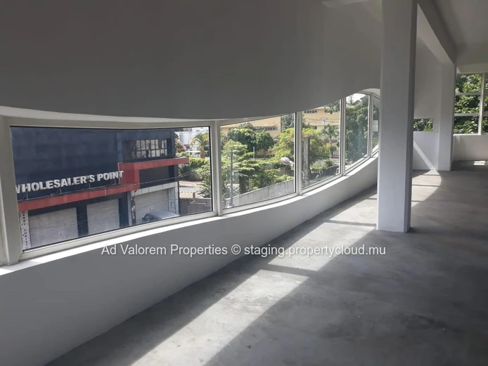 Espace Commercial/Bureau/Call Center a louer – Belle Rose