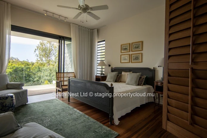 Modern triplex villa with 4 bedrooms