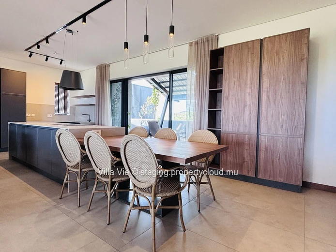 Belle Vue - Stunning 4-bedroom penthouse with a private swimming pool