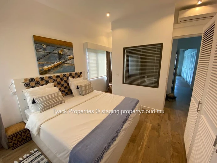 Prestigious Beachfront Penthouse with Breathtaking Bay Views – Grand Baie