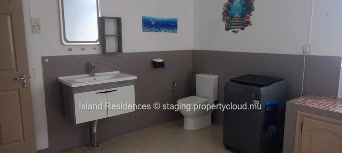 Cottage -  large furnished family house with 4 bedrooms, set in a tropical garden and close to Ecole du Nord/Northfield