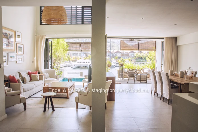 3-Bedroom Marina-Front Duplex with Splash Pool & Mountain views