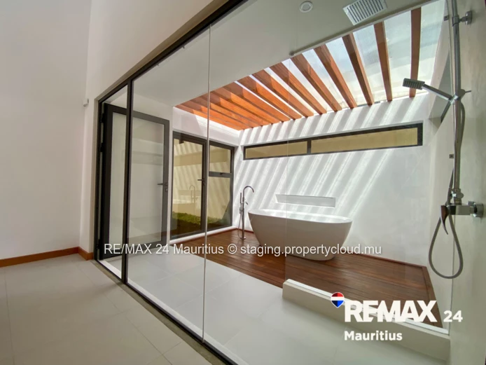 Pet-Friendly Villa for Rent in Tamarin