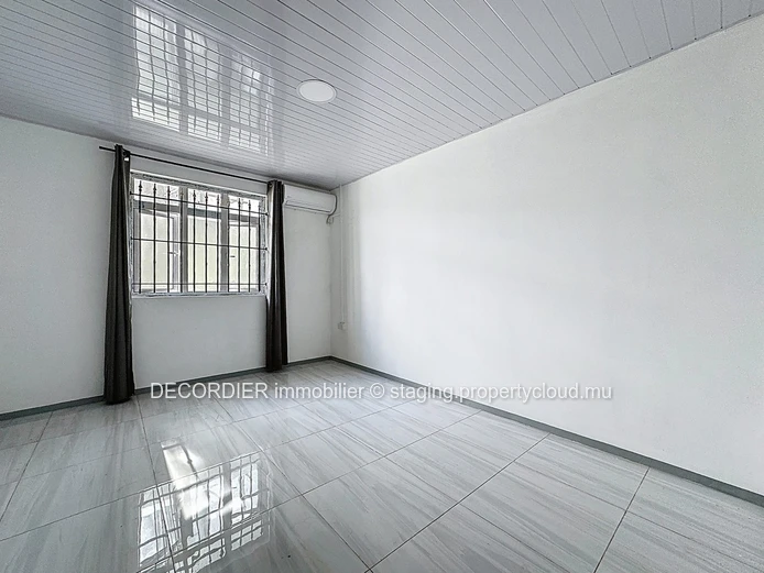 For rent – Commercial building with 4 units in Grand-Baie