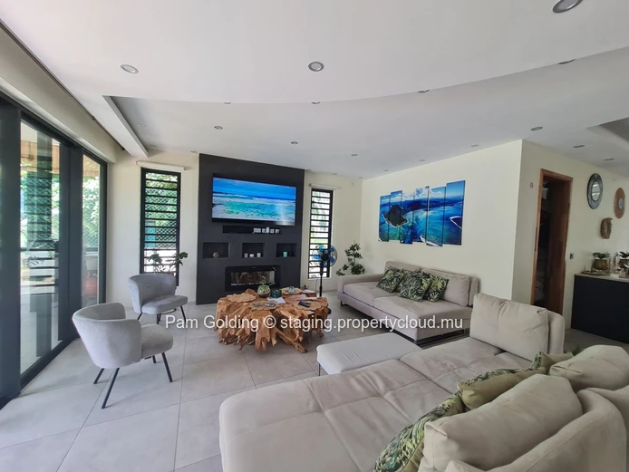3-Bedroom Chic Coastal Villa with Jacuzzi. Business Potential in La Gaulette.