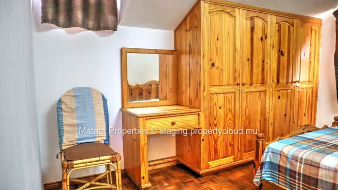 1minute walk from the beach of Flic en Flac - 2 bed apartment - ideal for investment property. 