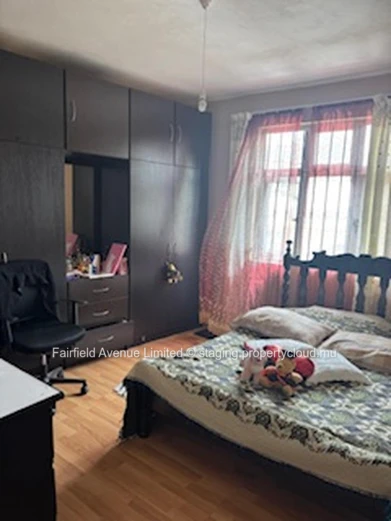 "Prime Commercial Space in Petit Verger, Moka - 300m², Mountain Views, Parking, Close to Amenities - Priced at Rs 15M"