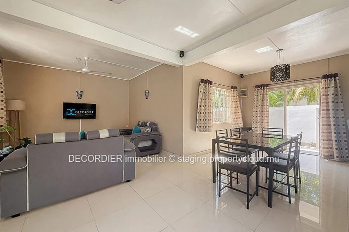 Maison en duplex à louer – Trou aux Biches