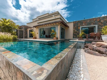 5 Bedroom Villa