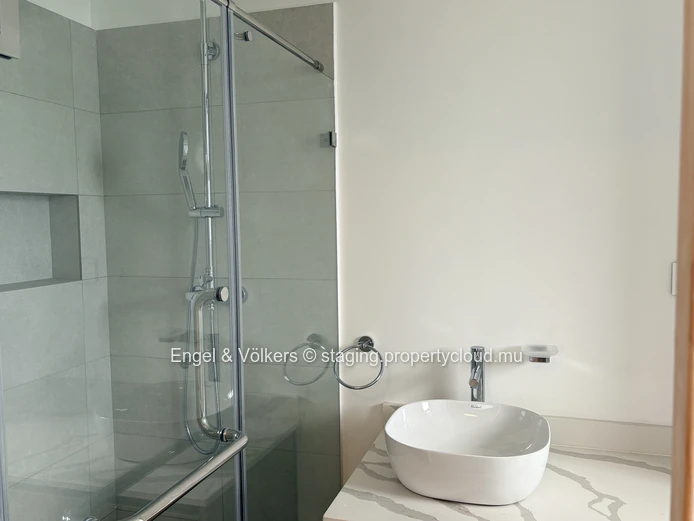 FOR RENT - Unfurnished 4-bedroom villa in Tamarin
