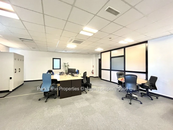 Modern 180 m² Office for Rent in the Heart of Ebene