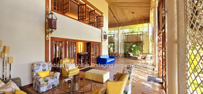 Nestled in one of the most prestigious and residential neighborhoods of Floréal, this unique property of around 800 m...