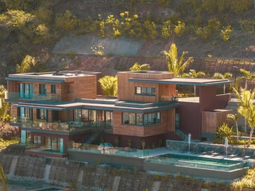 5 Bedroom Villa