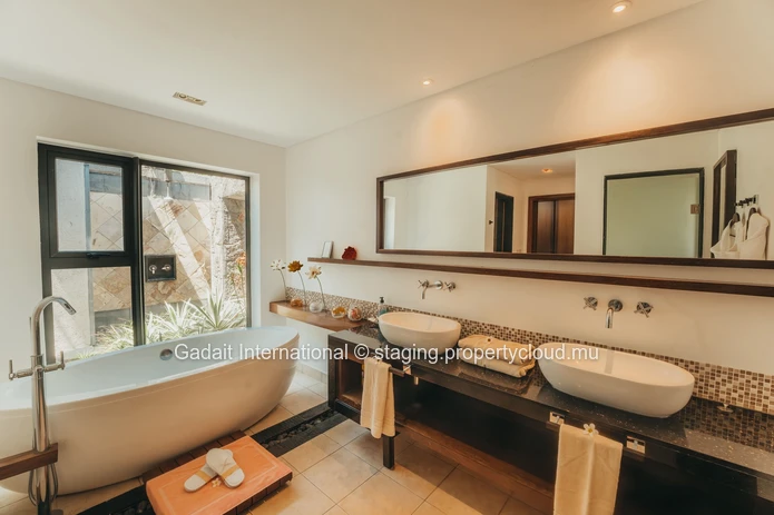 Belle Rivière Villa : 4 chambres avec piscine et vue sur mer, Île Maurice