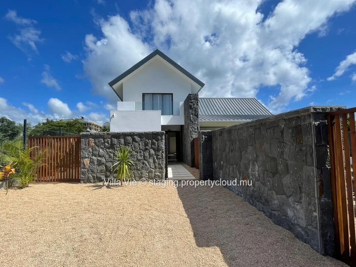 Mont Choisy  - Modern 3-Bedroom House with Pool (Sole Mandate)