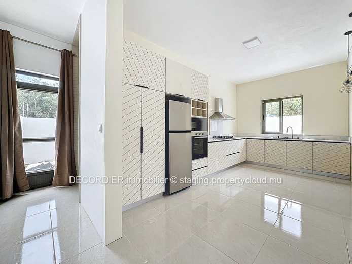 New and cozy duplex nestled 10 minutes walk from the beach