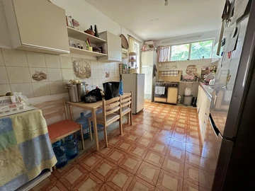 8 Bedroom House