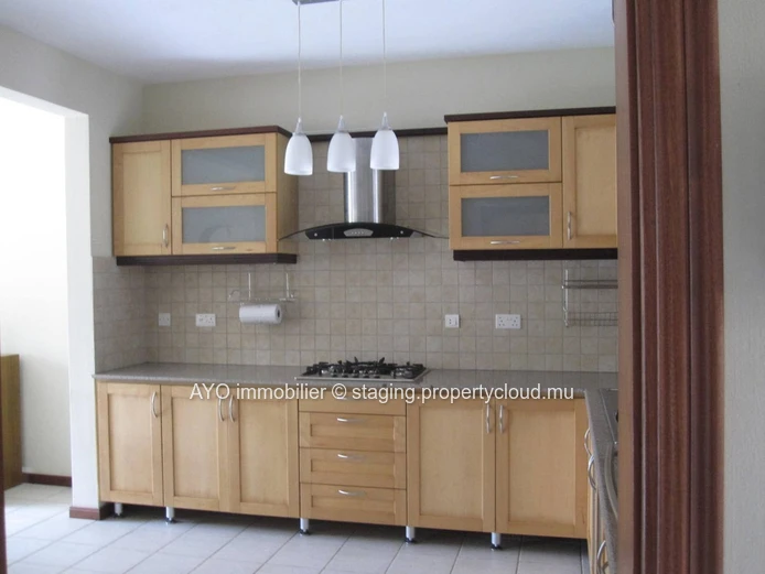 Modern townhouse located in a secured residence in Pereybere