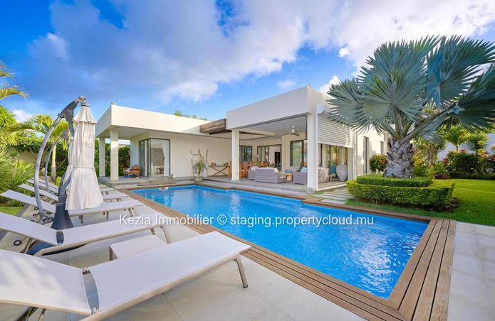 Intimate Contemporary Villa