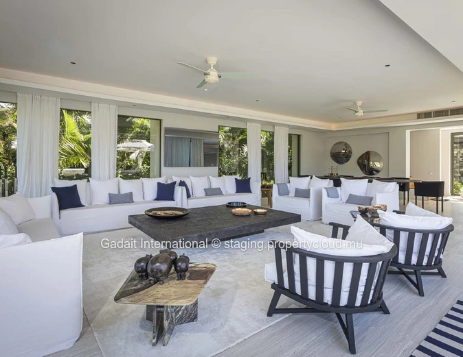 Invest in this superb luxury villa with golf and sea views in eastern Mauritius
