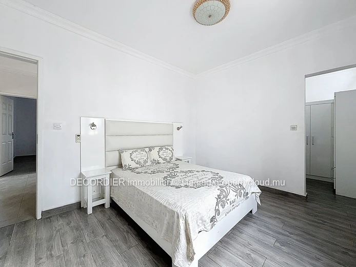 Belle villa moderne de 230 m² à Pereybere – Résidence sécurisée avec piscine (Mandat exclusif)