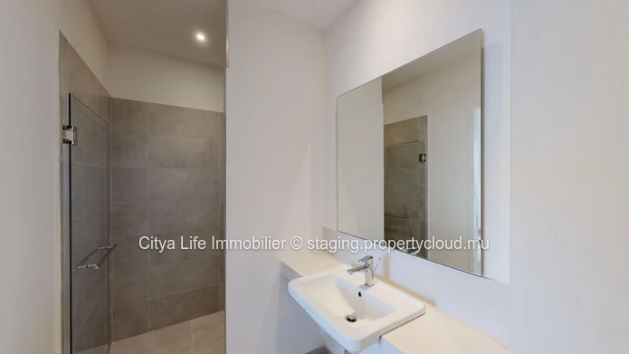 Vente appartement REZ+2 à Peréybère, 172m², 3 chambres, piscine commune, proche commodités, meublé, prix MUR.