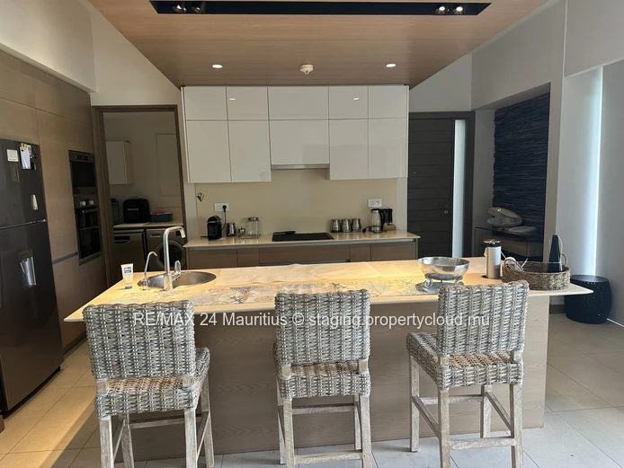 Exquisite Coastal Living: Luxurious Golf Estate Apartment with Stunning Amenities