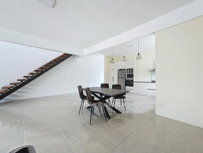 New and cozy duplex nestled 10 minutes walk from the beach