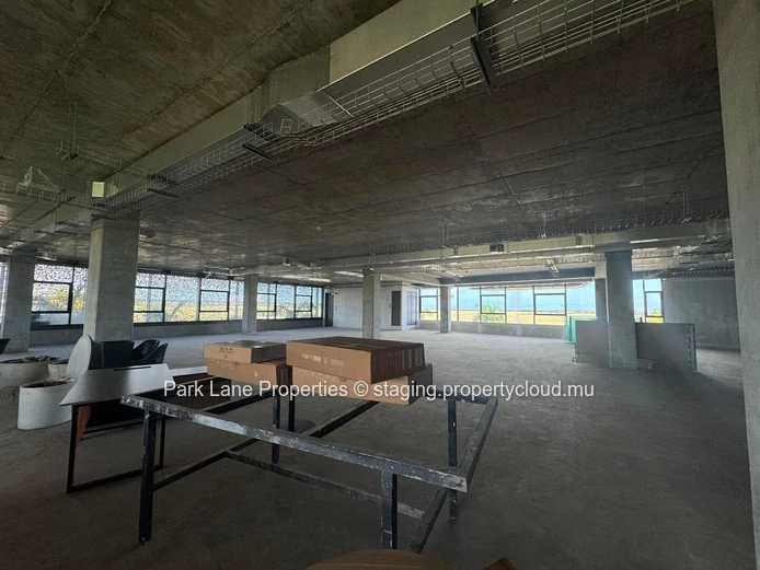 "Prime Office Space on rent in Grand Baie - 289 m² - Don't Miss Out!"