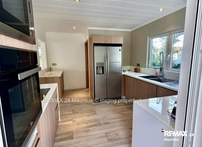 Elegant Villa for Sale – Clos du Littoral, Grand Baie