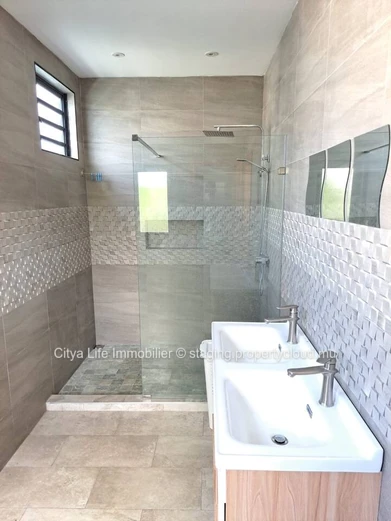 Stunning 5-Bedroom Villa in Mont Choisy