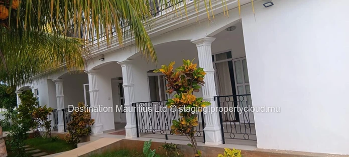 Modern furnished 2 bedroom apartment for rent in Trou aux Biches - 60m², 2 bedrooms, parking, yard, water tank - 28 0...