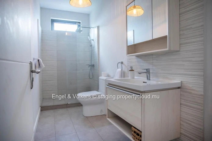 2-Bedroom Apartment for Sale in Pereybere – Quiet Setting, Communal Pool & Excellent Investment Oppo