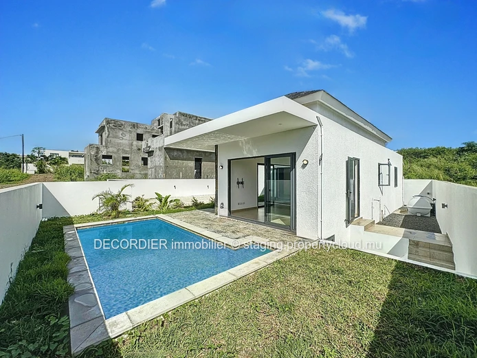 New villa in a residential area (Sole Mandate)