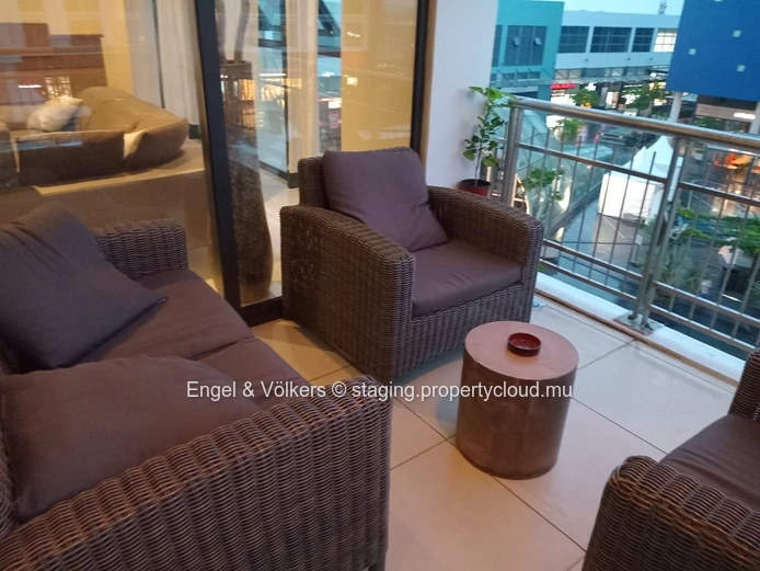 Luxury Lock-Up-and-Go Apartment – Panoramic Views, Effortless North Coast Living