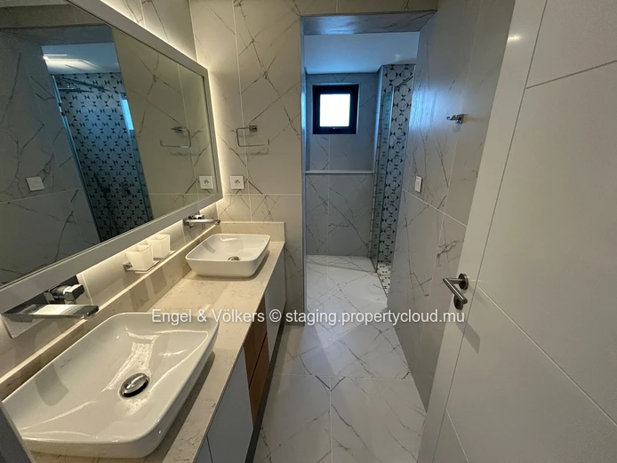 Modern 4-Bedrooms Penthouse for Sale – Pointe aux Canonniers Private Rooftop Pool |