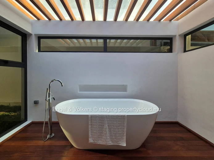 Contemporary 3 bedroom Villa for long term rent in Tamarin