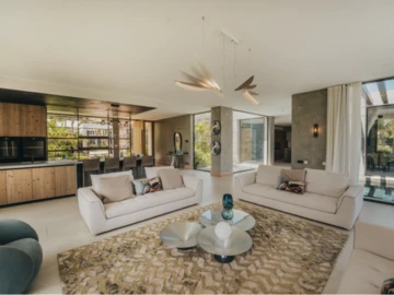 5 Bedroom Villa