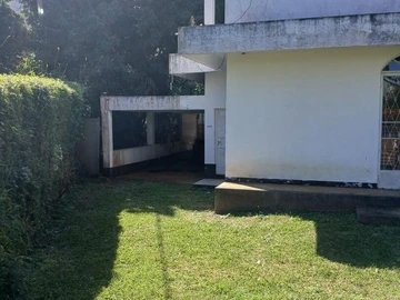 6 Bedroom House