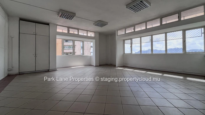Ideal Office Space in the Heart of a Vibrant District 
