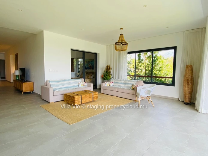 Péreybère - 3-bedroom luxury beachfront apartment (Sole Mandate)