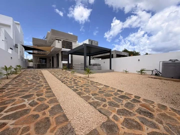 4 Bedroom Villa