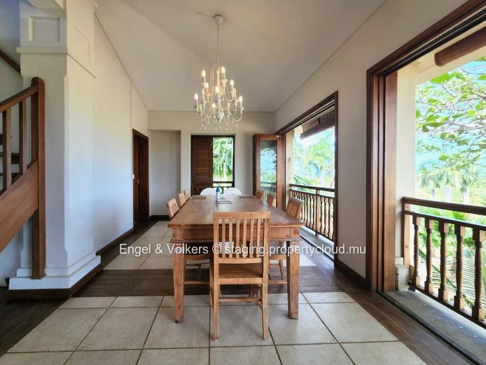 Large Family Home in Residential Estate