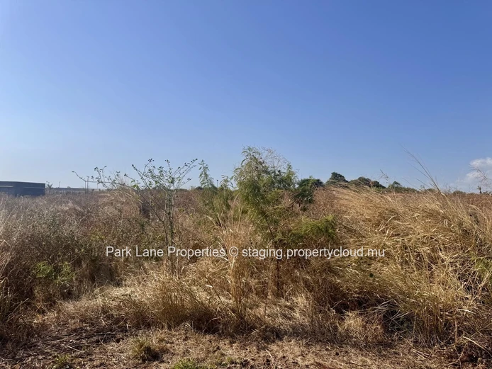 Terrain résidentiel à vendre à Cascavelle, 567m², cahier des charges, Rs.
