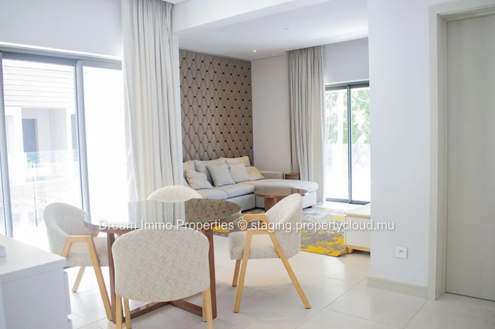 Baisse De Prix ! Appartement Meuble Situe Au 1Er Etage - Plage A Pieds A Pereybere - Ile Maurice.