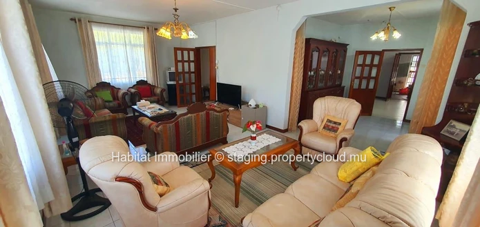 House of 250 m² on a generous plot of 1 arpent 10, ideally located in Sottise, just minutes from Grand Baie, La Crois...